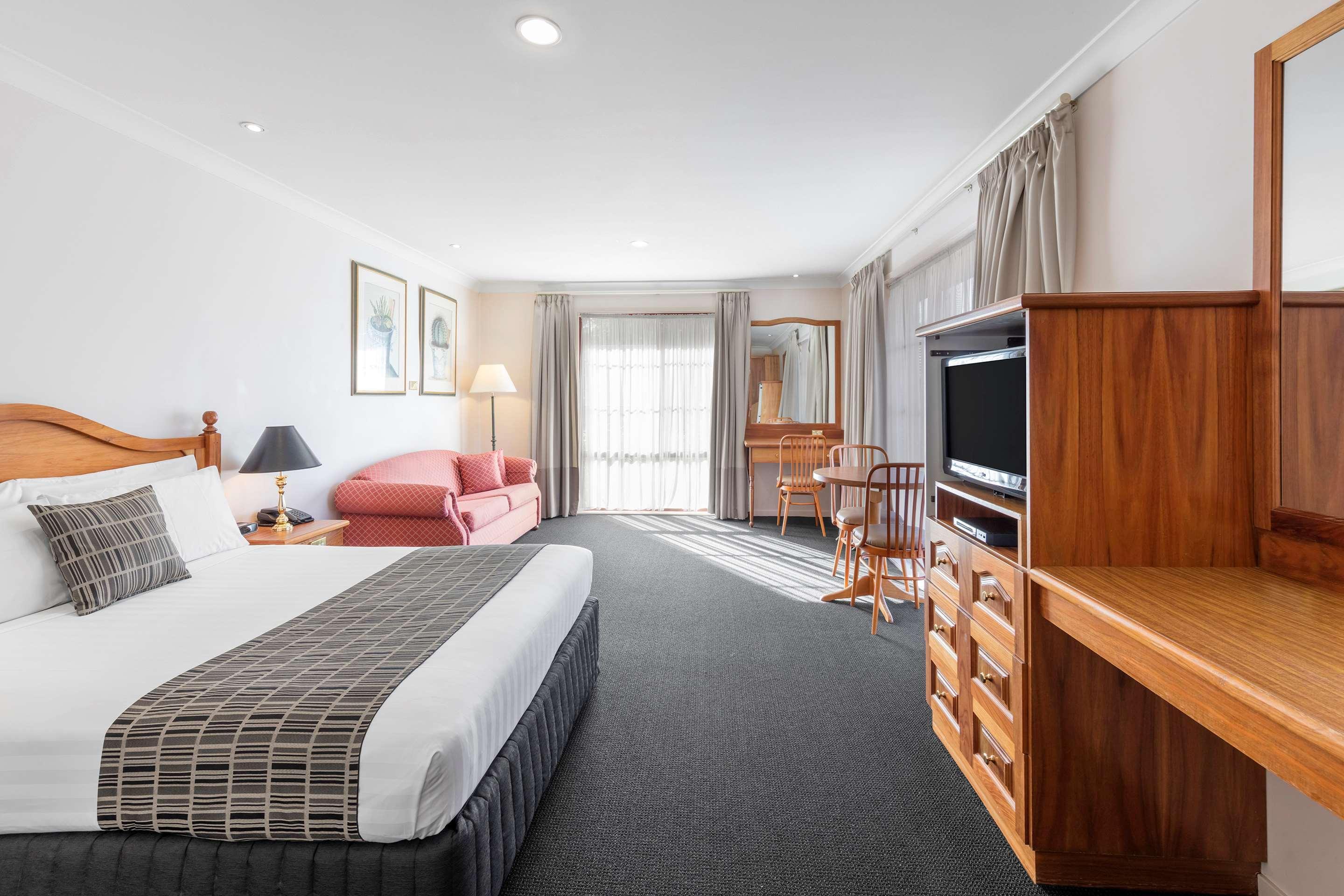 Best Western Ambassador Motor Inn & Apartments Wagga Wagga Exterior photo