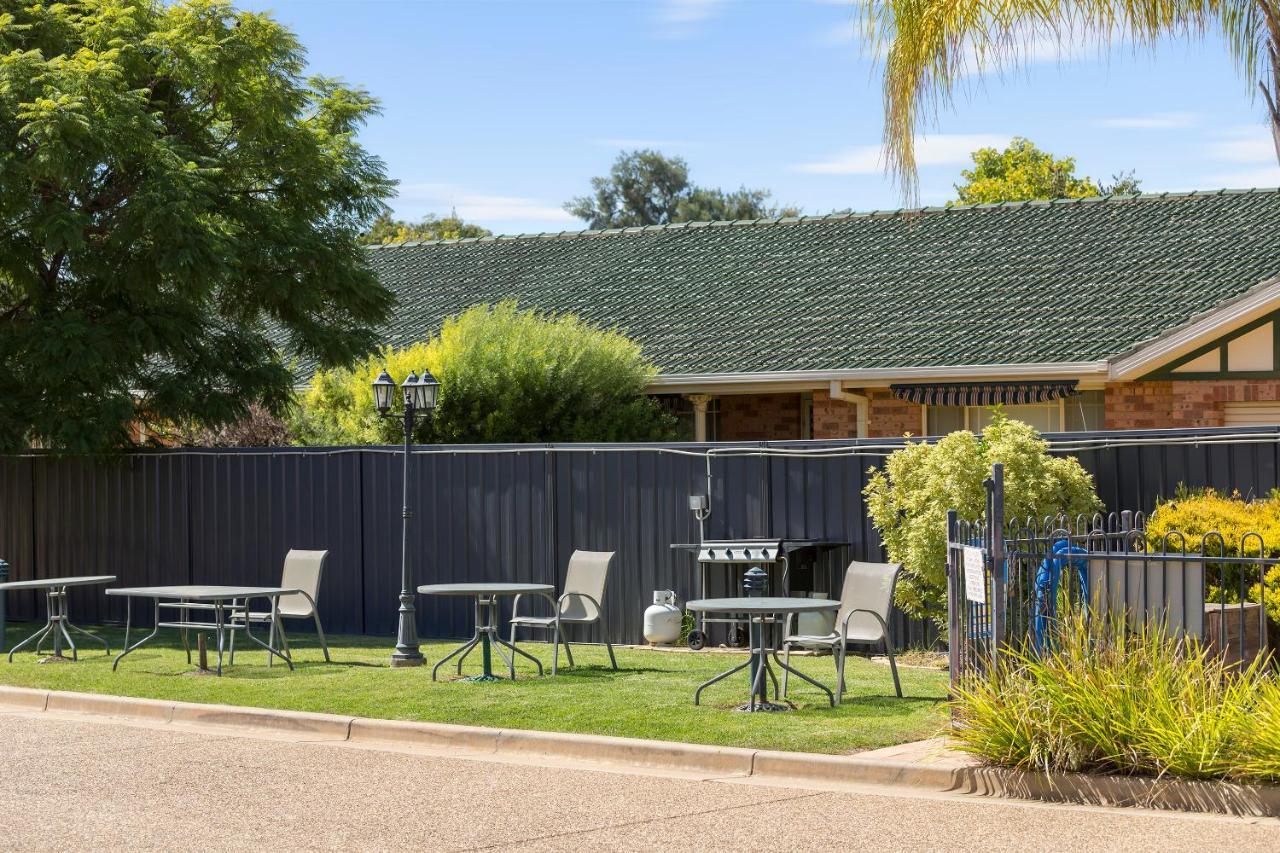 Best Western Ambassador Motor Inn & Apartments Wagga Wagga Exterior photo